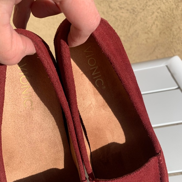 Vionic burgundy suede loafers size 8.5 - Picture 15 of 16